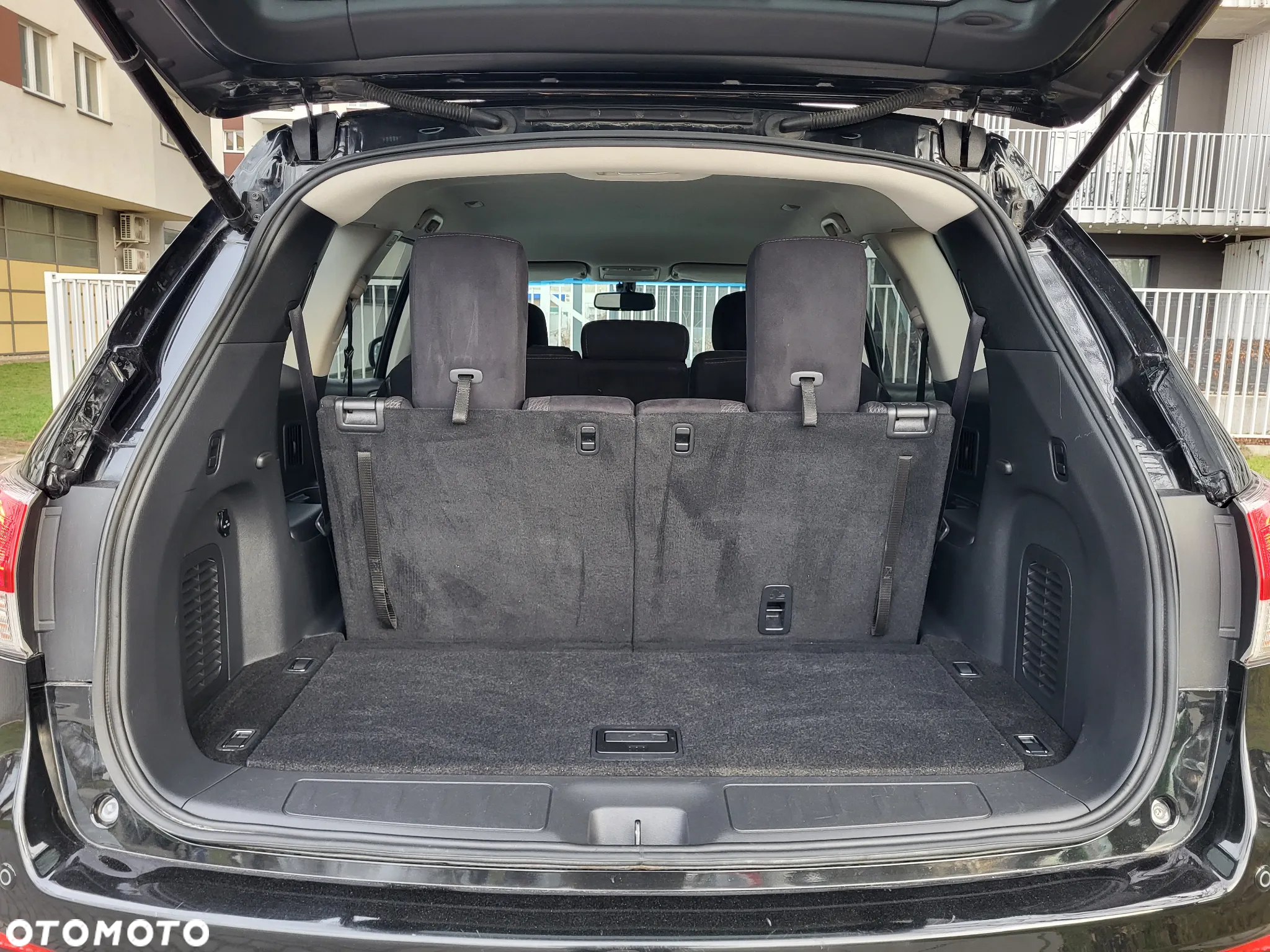 Nissan Pathfinder - 31