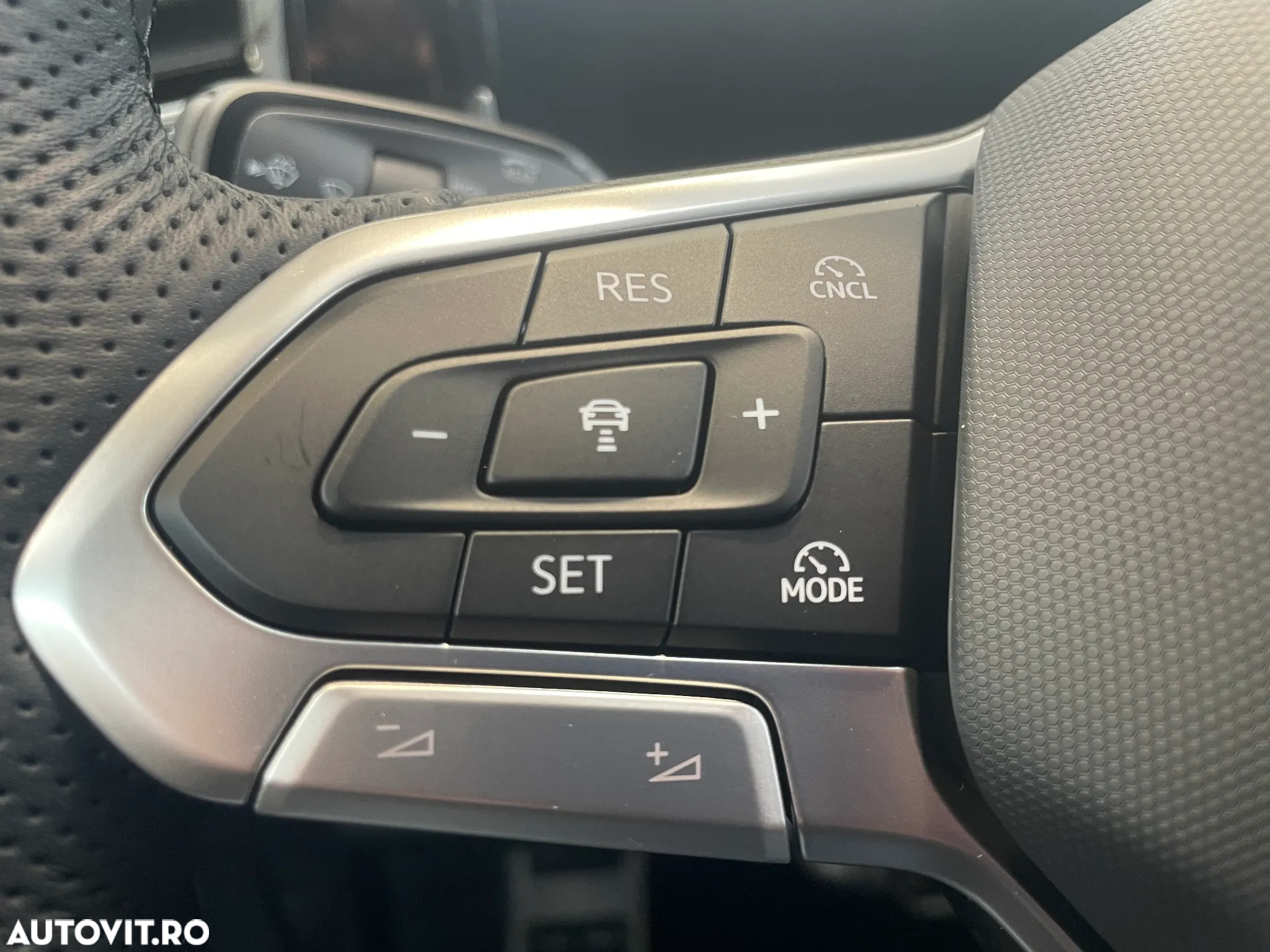 Volkswagen Tiguan 2.0 TDI DSG 4Motion R-Line - 18