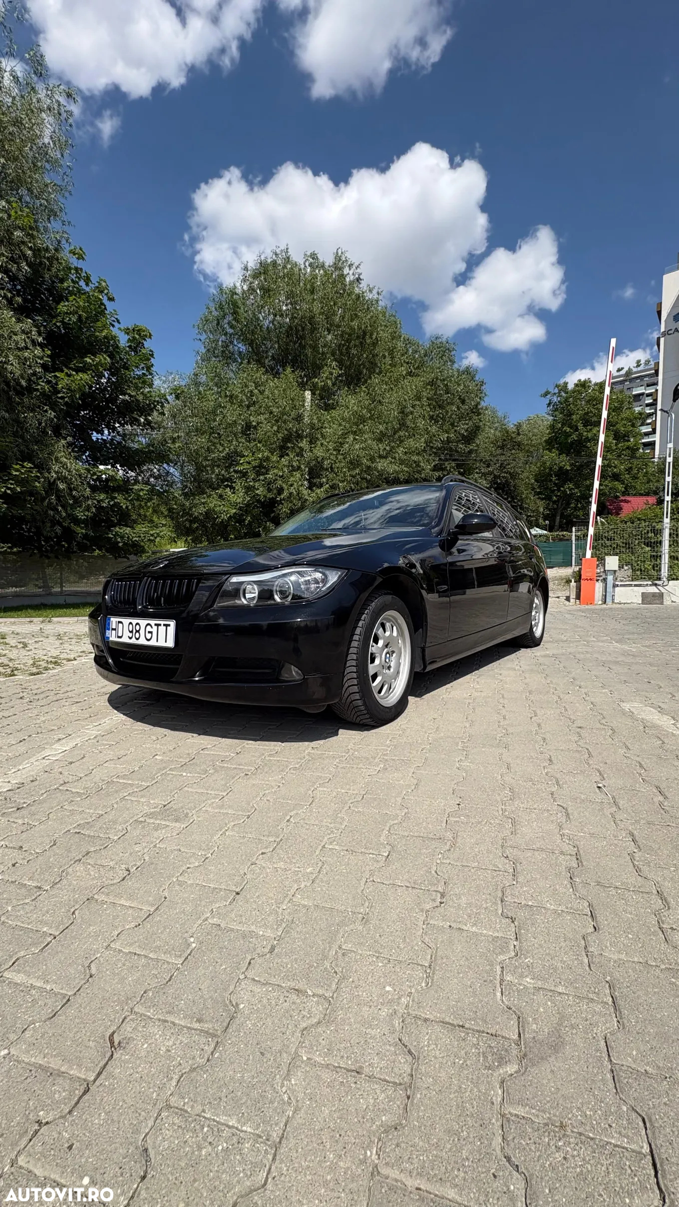 BMW Seria 3 320d Touring - 2