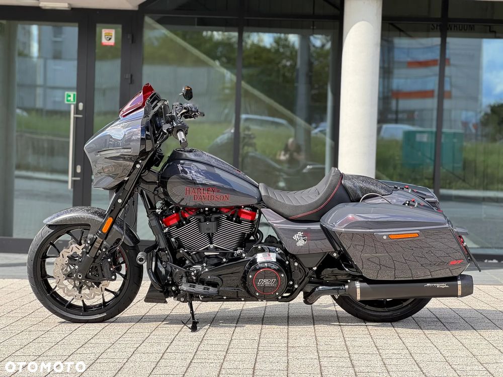 Harley-Davidson CVO Street Glide - 17