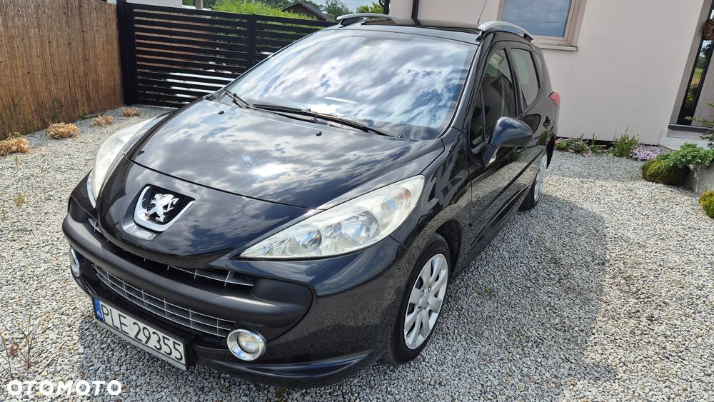 Peugeot 207 - 1