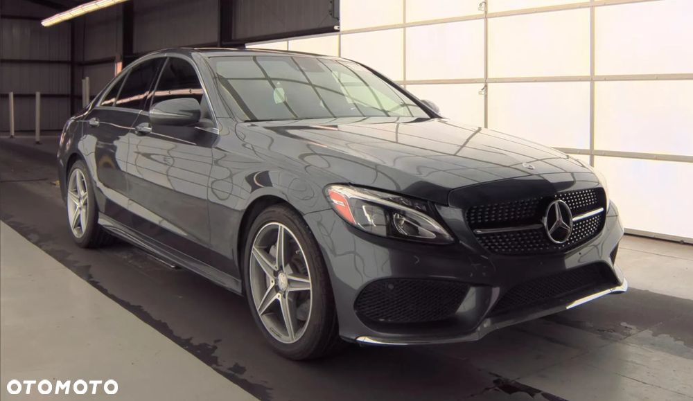Mercedes-Benz Klasa C 300 7G-TRONIC AMG Line - 4