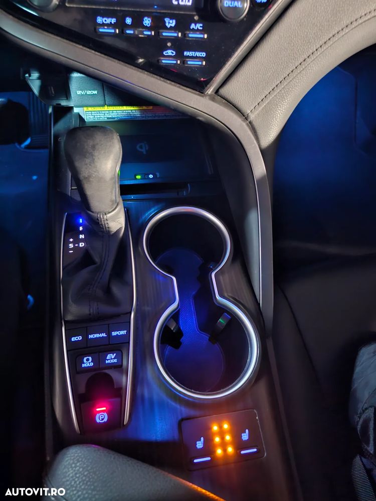 Toyota Camry Executive - 33