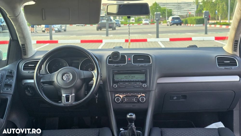VOLKSWAGEN Golf 2010 — imagine 4