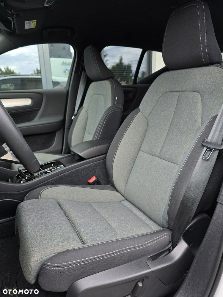 Używany Volvo XC 40 2023 - 167 500 PLN, 4 960 km - Otomoto.pl