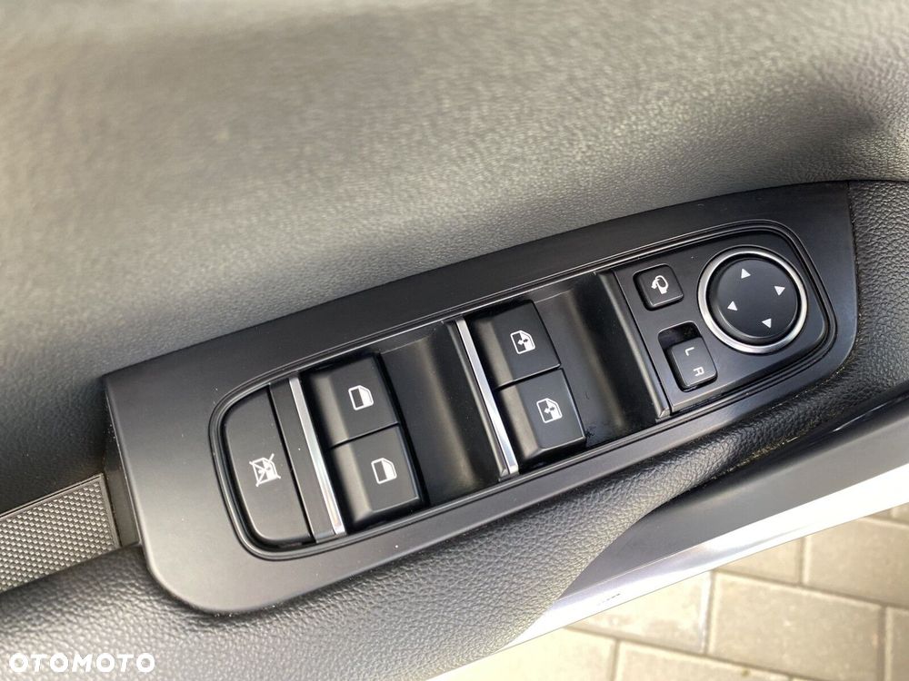 Kia Ceed - 10