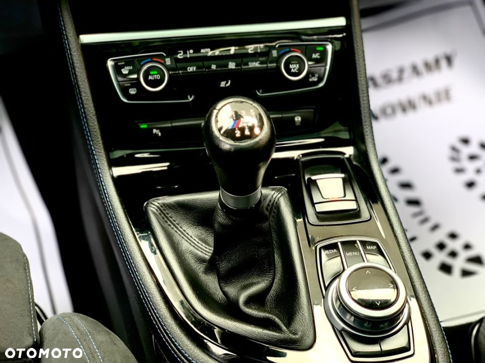 BMW Seria 2 216d M Sport - 38