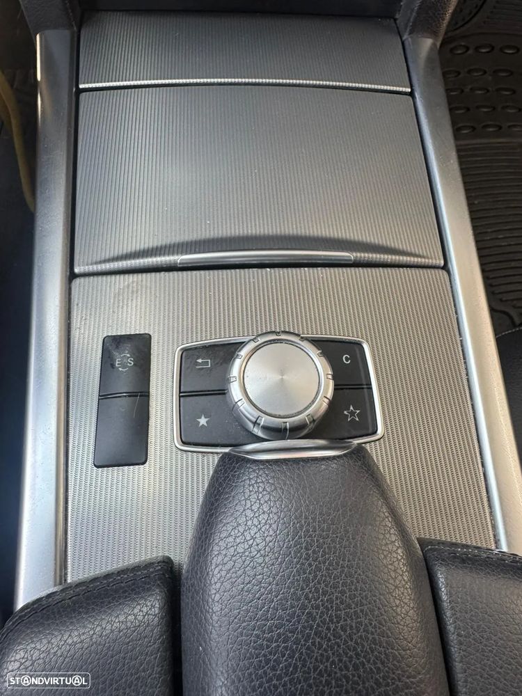 Mercedes-Benz E 300 Bluetec Hybrid Avantgarde - 43