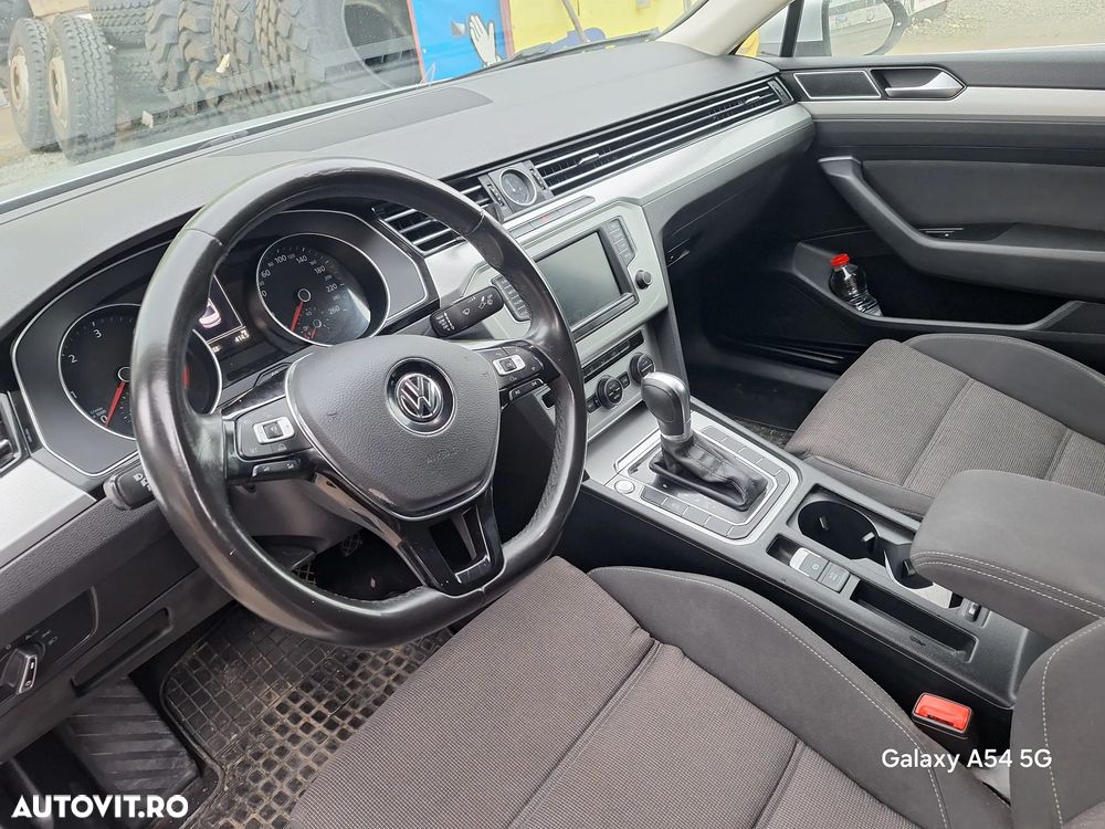Volkswagen Passat - 10
