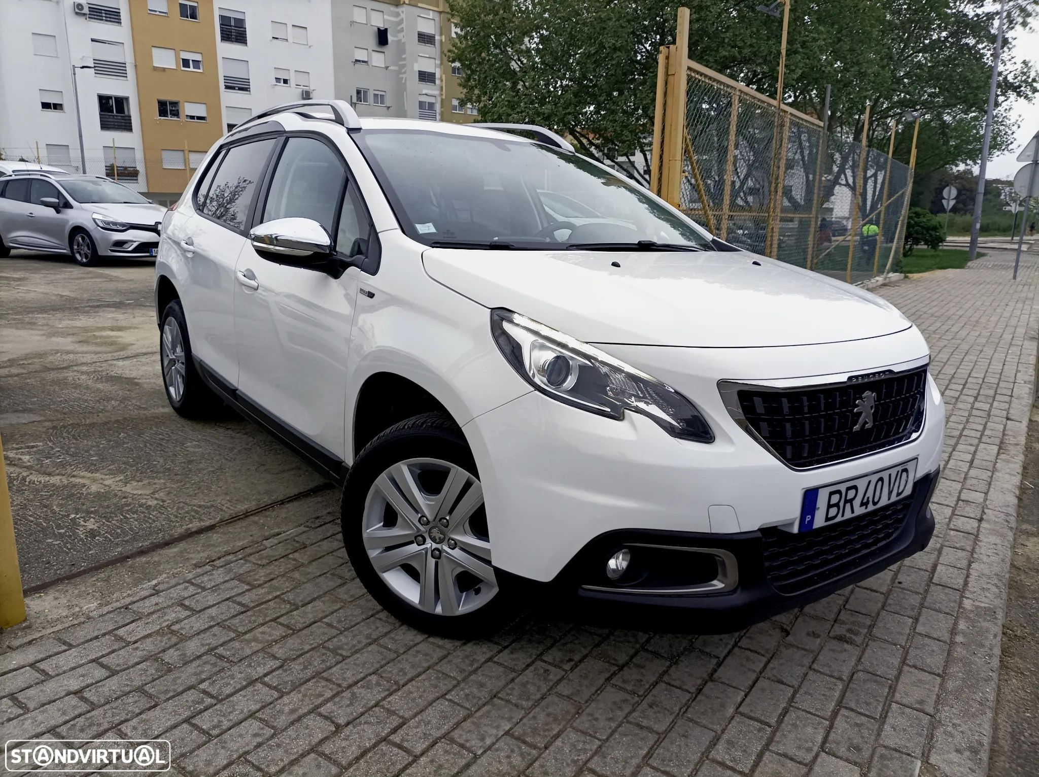 Peugeot 2008 1.2 PureTech Style - 1