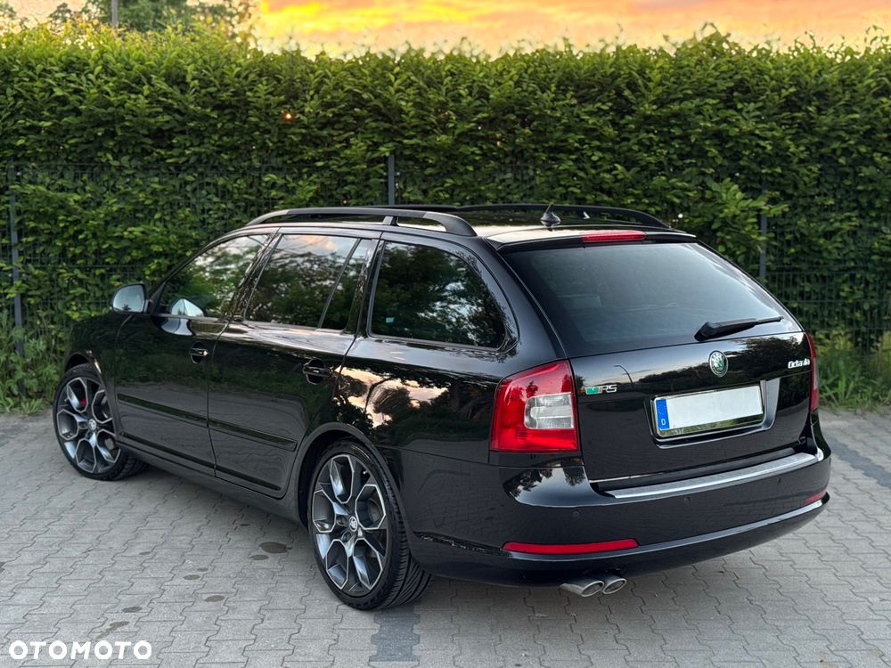 Skoda Octavia 2.0 TDI CR DPF DSG RS - 17