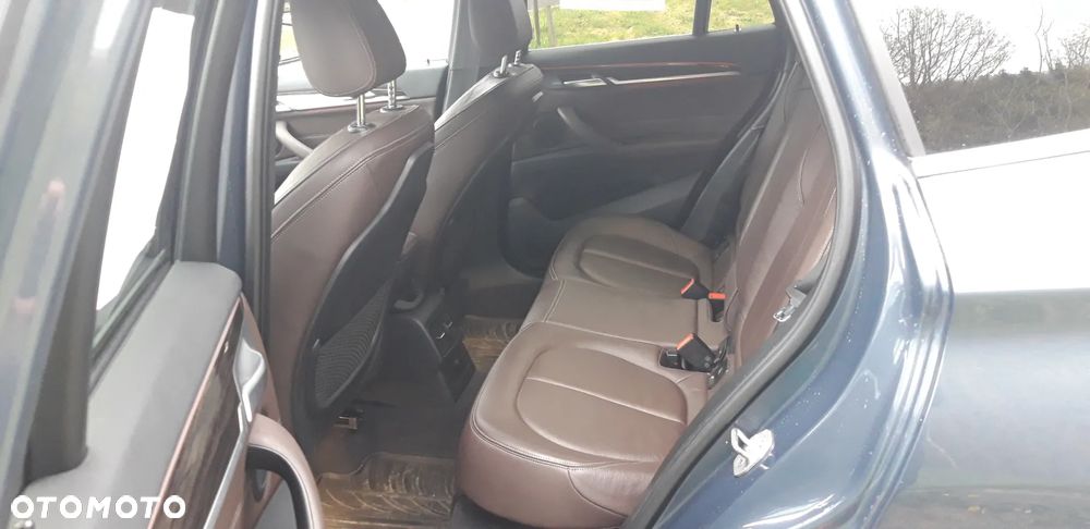 BMW X1 xDrive20i - 17