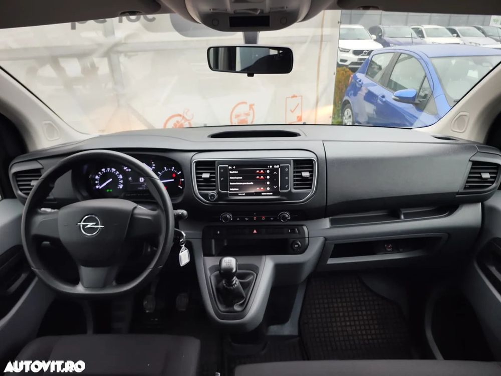 Opel Vivaro - 10