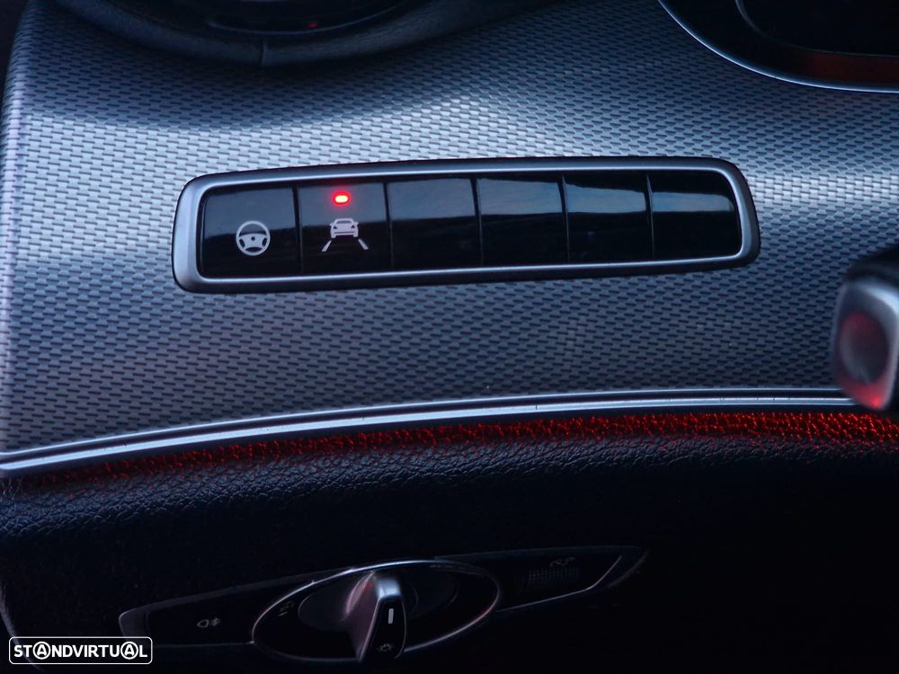 Mercedes-Benz E 300 de 9G-TRONIC AMG Line - 31