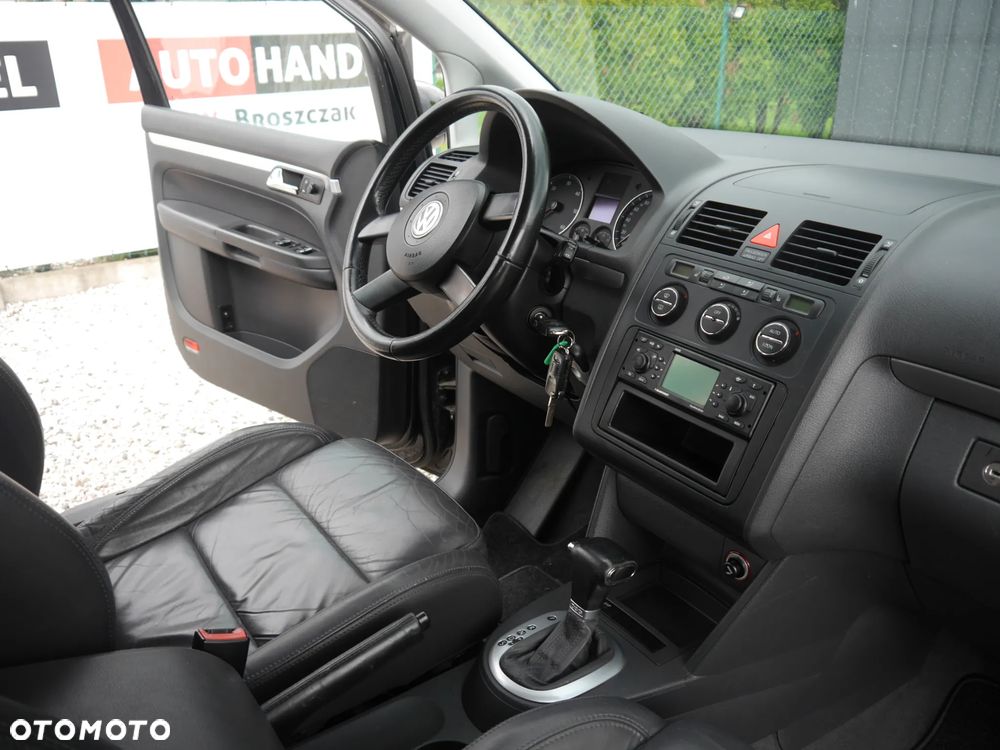 Volkswagen Touran 2.0 TDI DSG Highline - 7