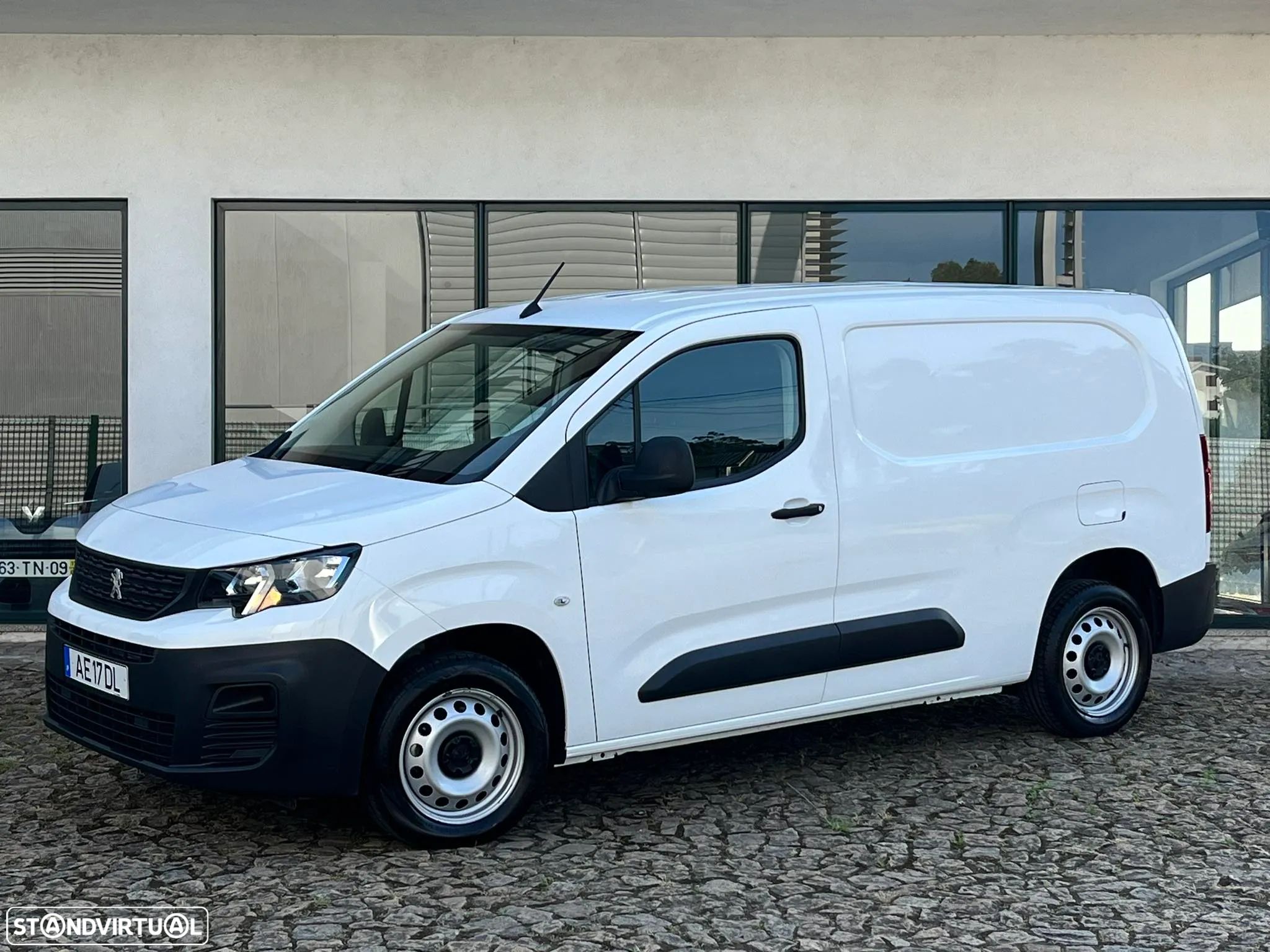 Peugeot Partner Pro Longa 1.5 BlueHDi 100cv - 1
