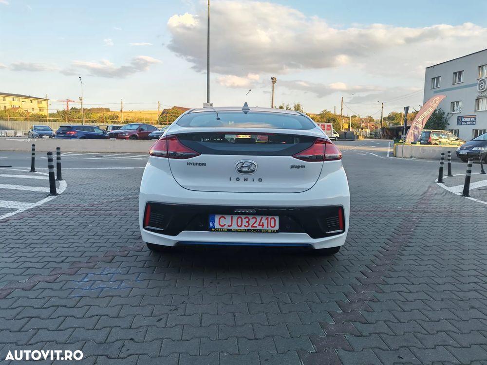 Hyundai IONIQ - 11