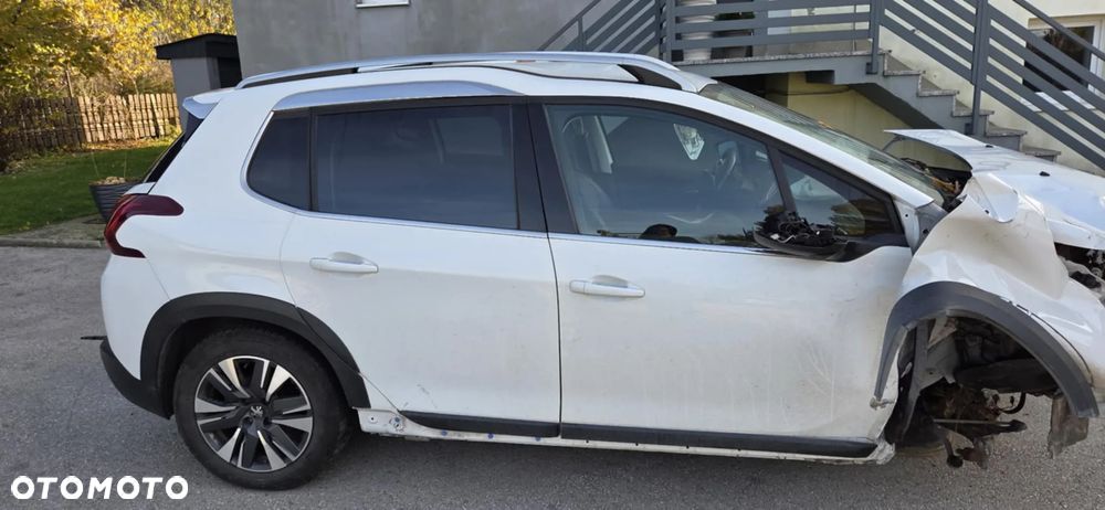 PEUGEOT 2008 1,2 puretech zwrotnica lewy przód - 9
