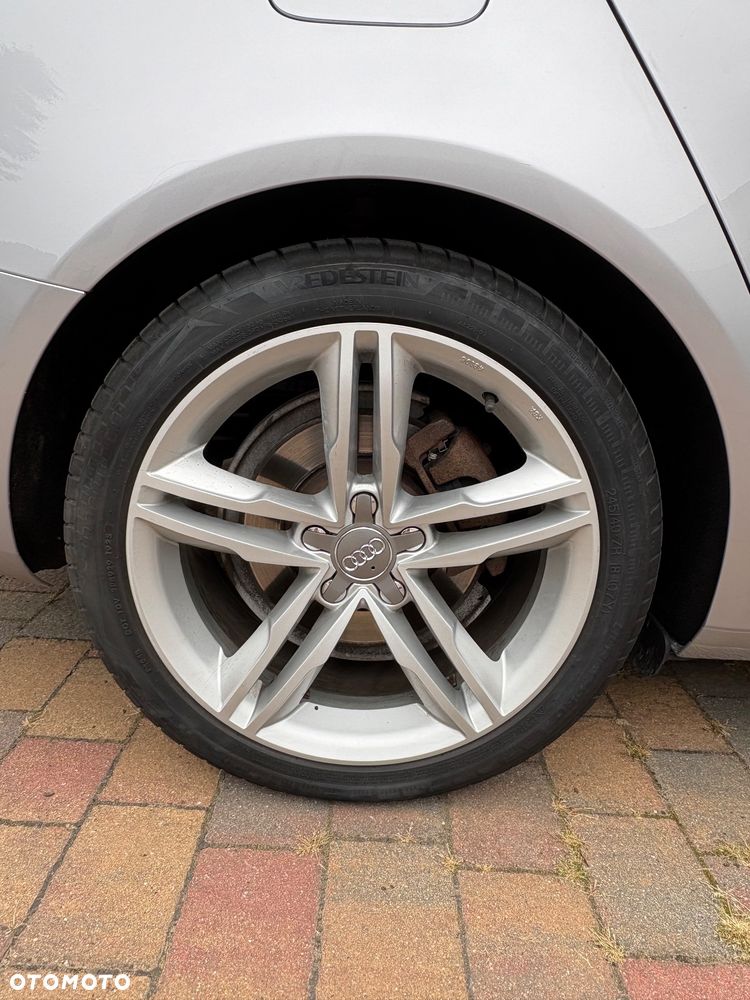 Audi A4 Avant 2.0 TDI quattro - 31