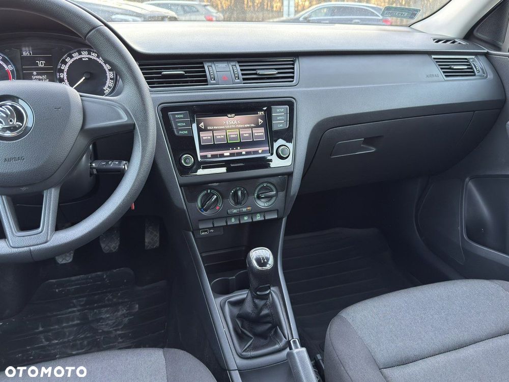 Skoda RAPID - 23
