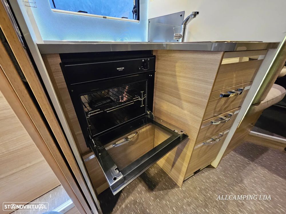 Adria Matrix M670SBC 50 YEARS 5 LUGARES DE LIVRETE CAMA CENTRAL + BASCULANTE - 47