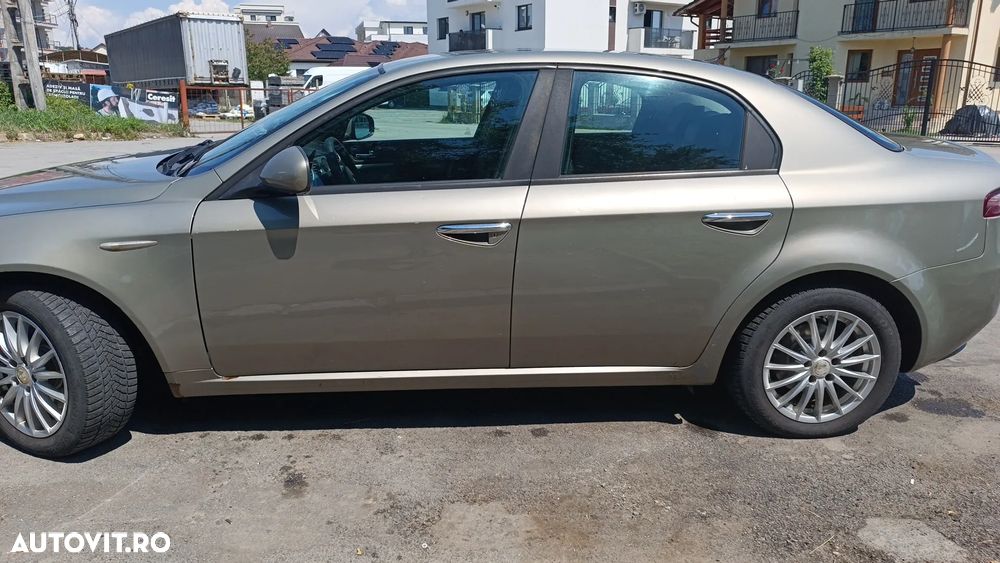 Alfa Romeo 159 - 2