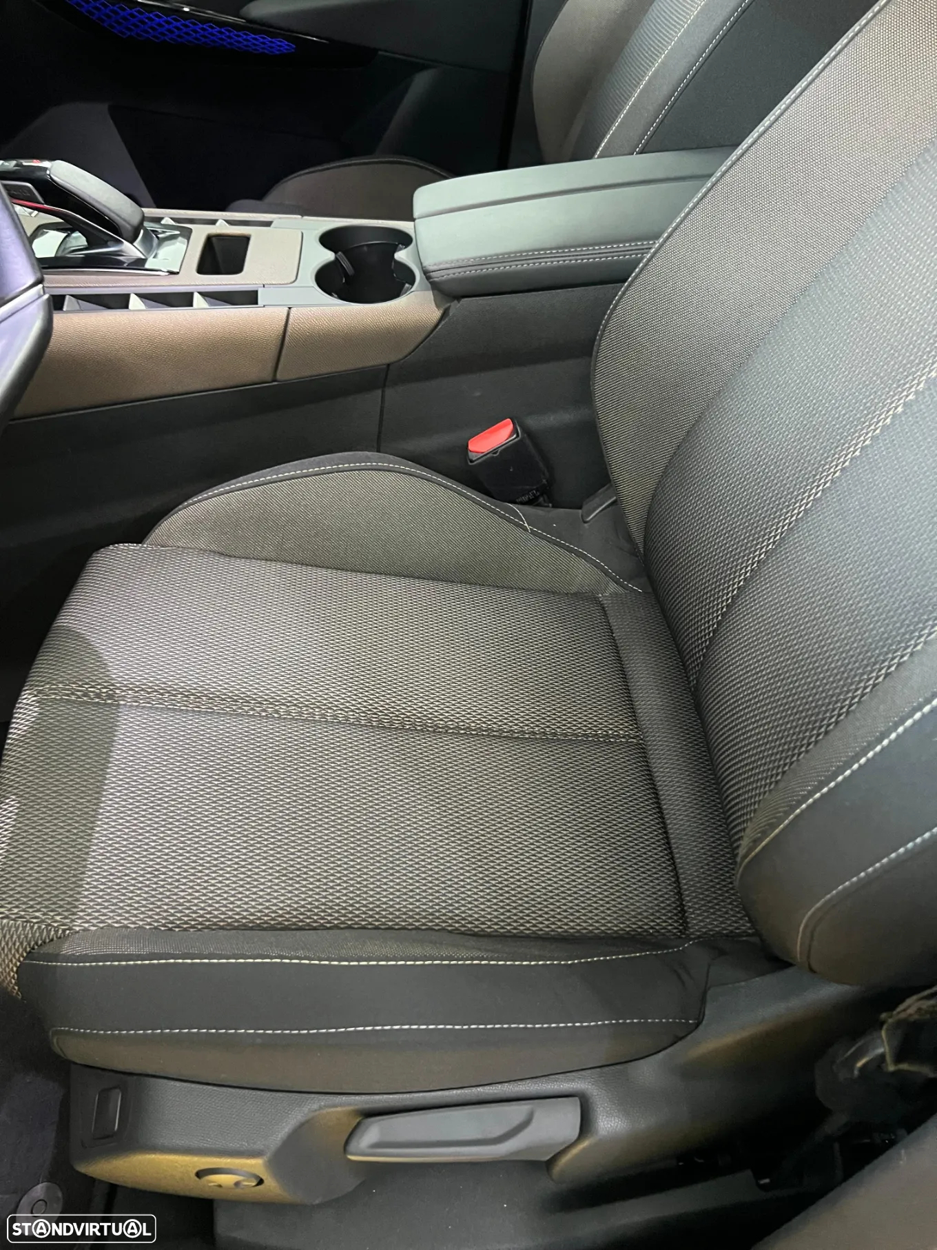 DS DS7 Crossback - 26