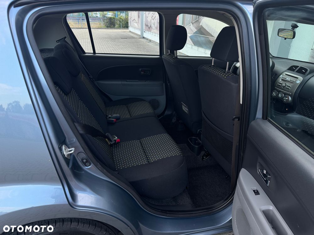 Daihatsu Sirion - 20