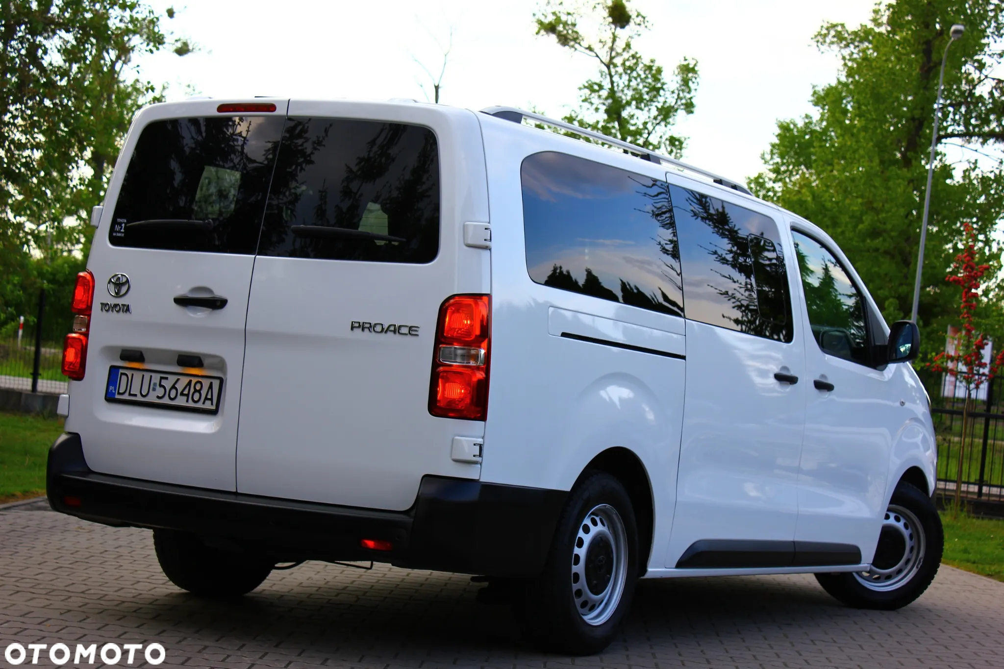 Toyota ProAce Kombi 2.0 D-4D Long 2,8t - 12