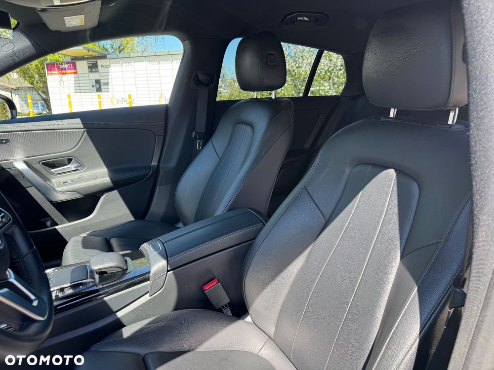 Mercedes-Benz CLA 180 7G-DCT Progressive - 10