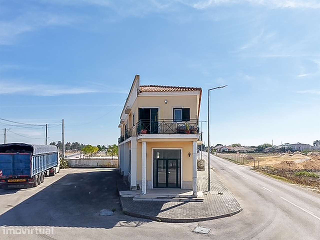 Apartamento T4 com amplo logradouro em Foros de Salvaterra, Salvaterra - Grande imagem: 2/23