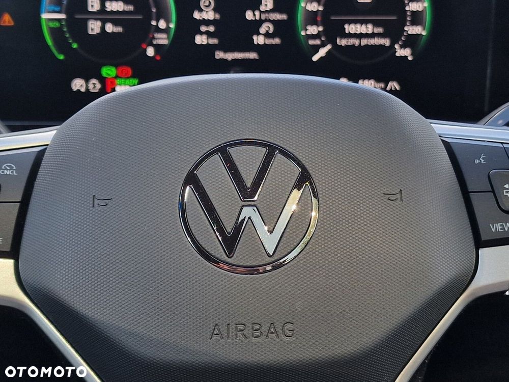 Volkswagen Tiguan - 33