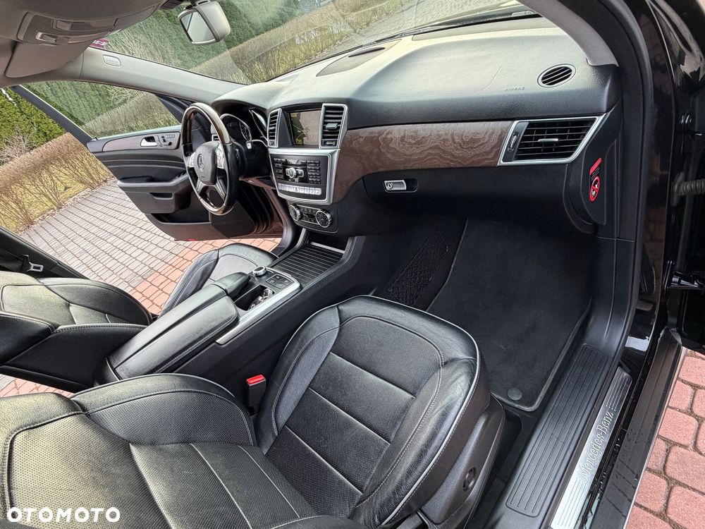 Mercedes-Benz ML 350 BlueTEC 4MATIC 7G-TRONIC Edition 1 - 24