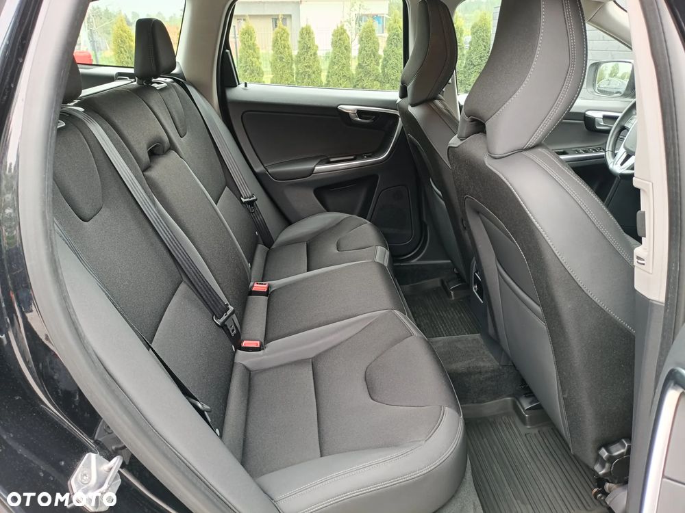 Volvo XC 60 D4 AWD Momentum - 16