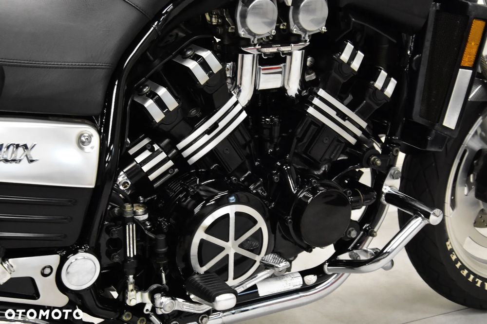 Yamaha V-MAX - 24