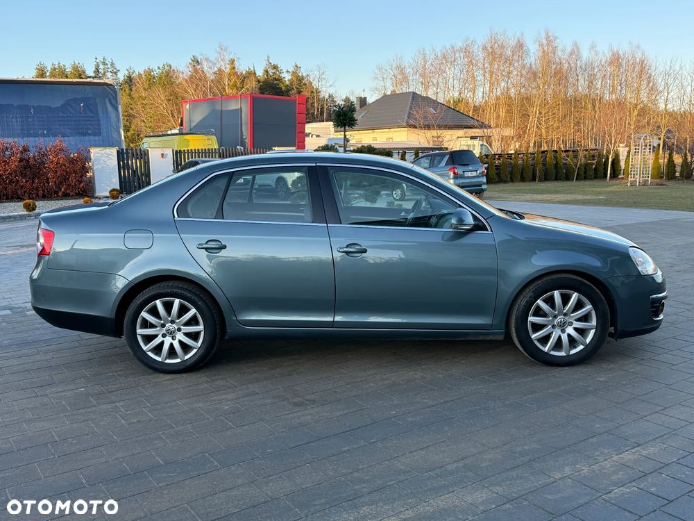 Volkswagen Jetta - 21