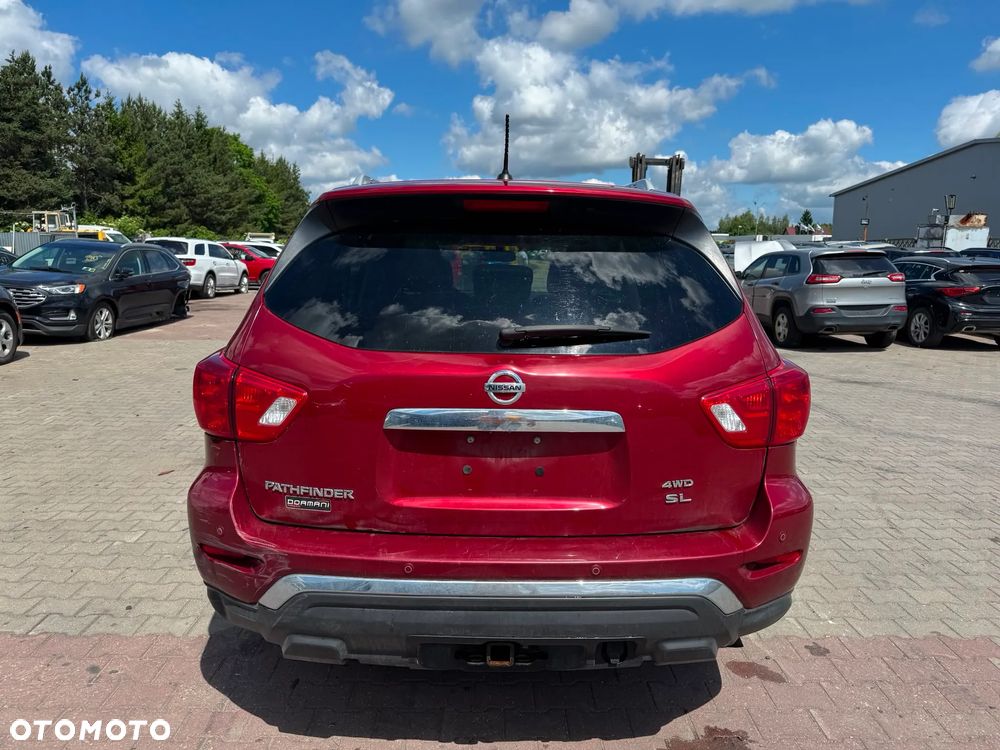 Nissan Pathfinder - 6