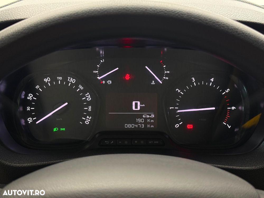 Opel Vivaro - 12