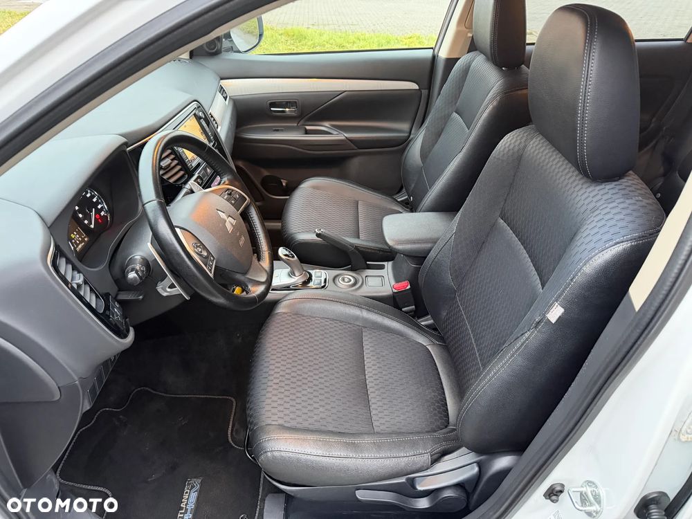 Mitsubishi Outlander 2.0 4WD - 12