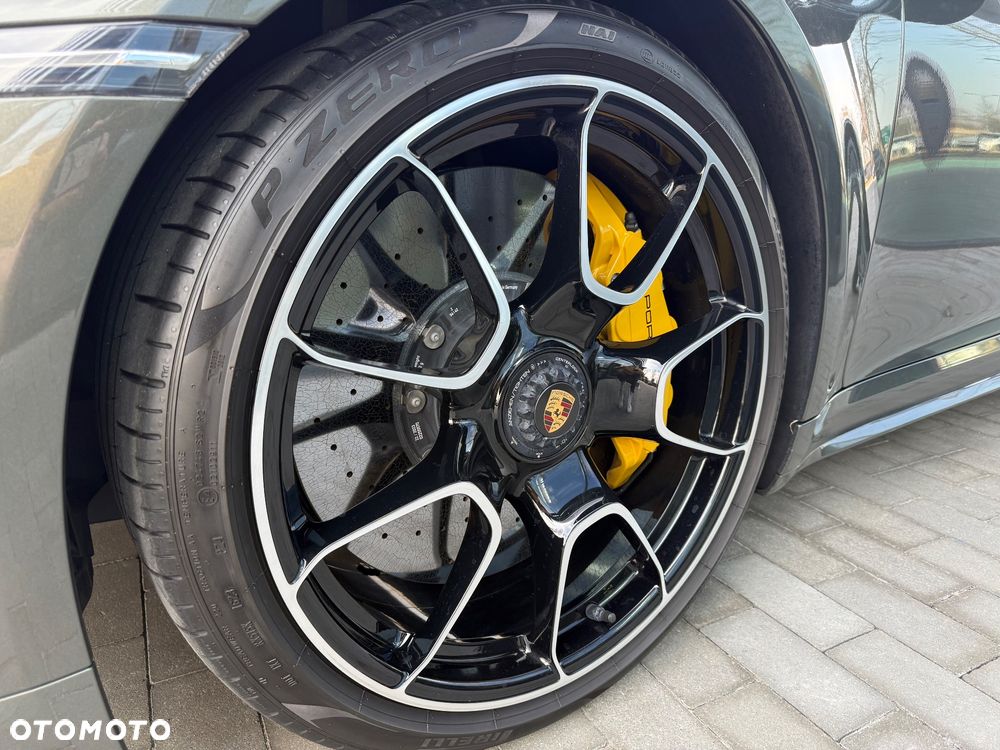 Porsche 911 Turbo S - 12