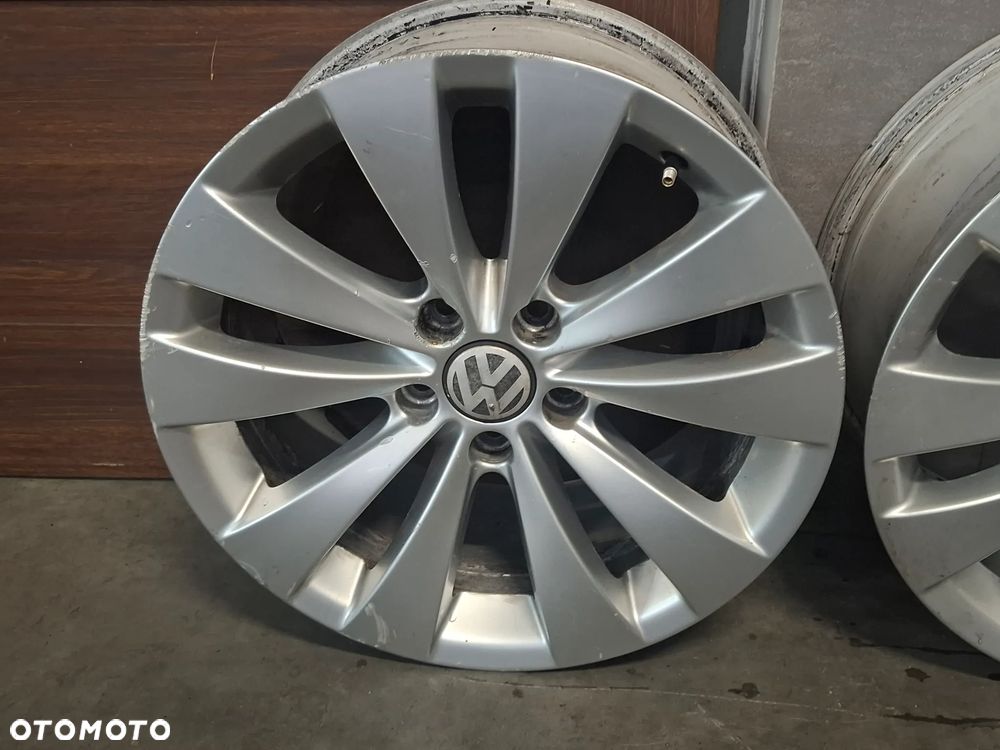 Felgi aluminiowe 17 cali Volkswagen Passat CC 2009 rok komplet nr 3C8601025A - 2