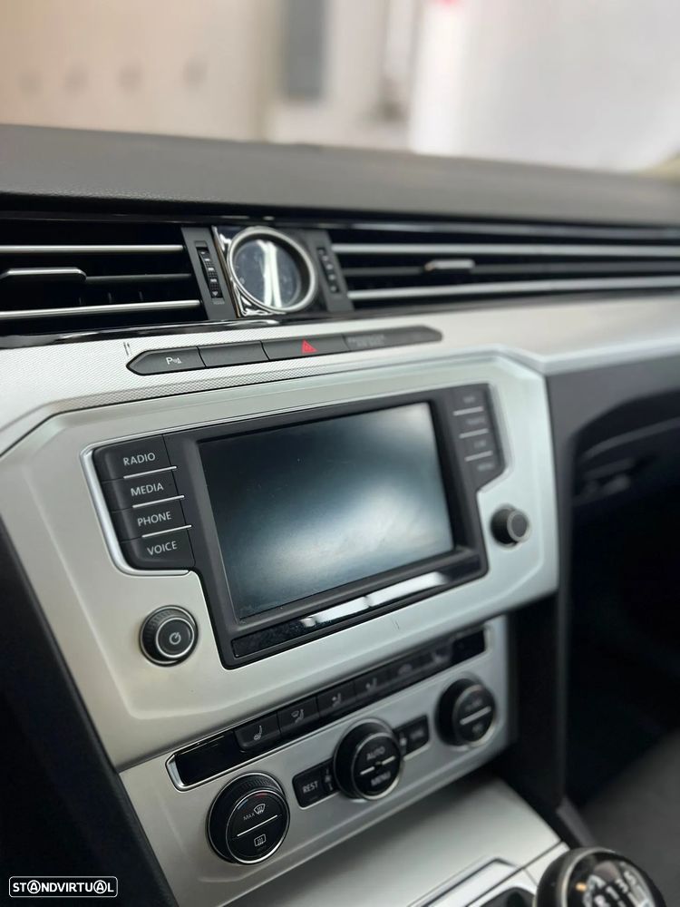 VW Passat Variant 1.6 TDI Highline - 13