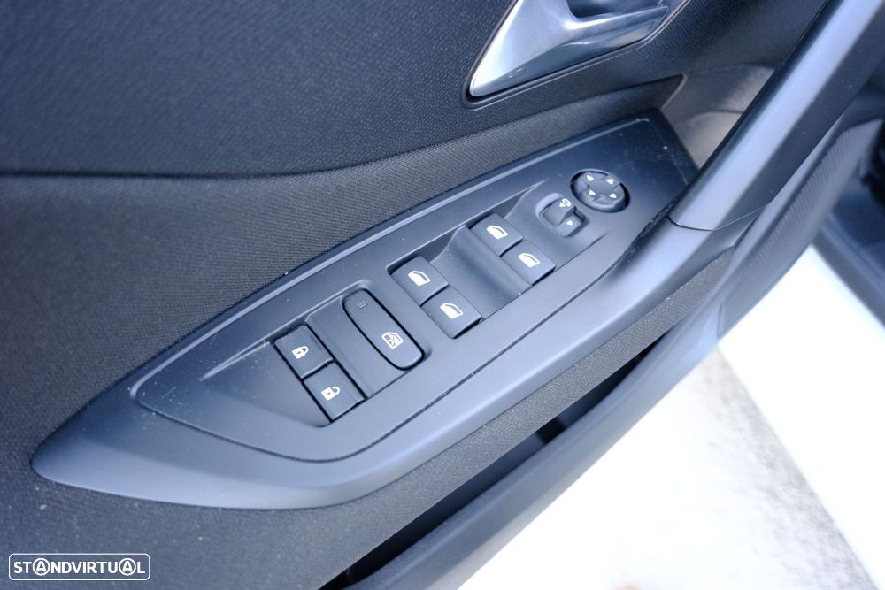 Peugeot 308 1.6 Hybrid Active Pack e-EAT8 - 32