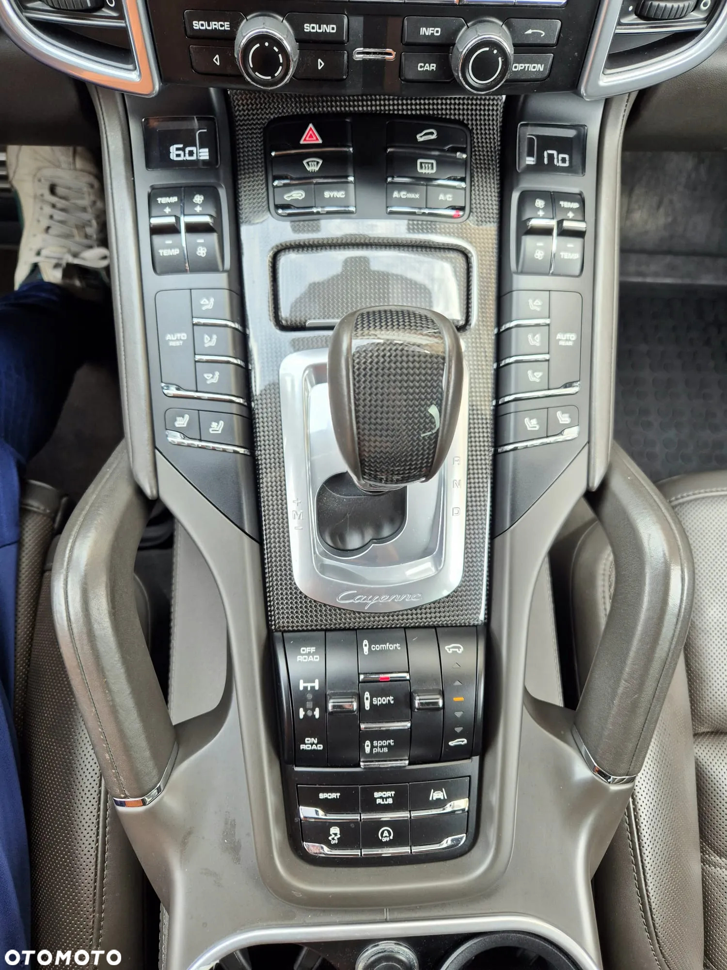 Porsche Cayenne Turbo - 35