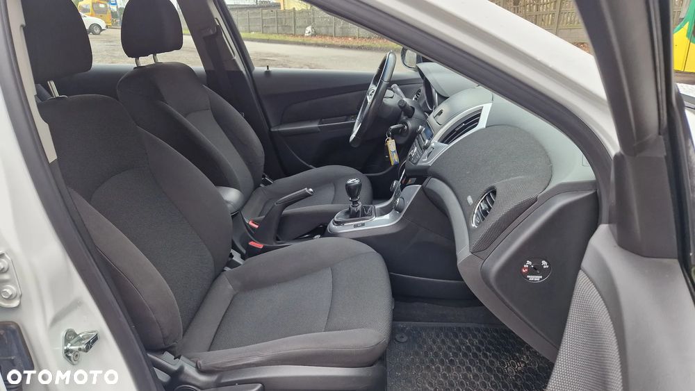 Chevrolet Cruze 1.6 LT - 10