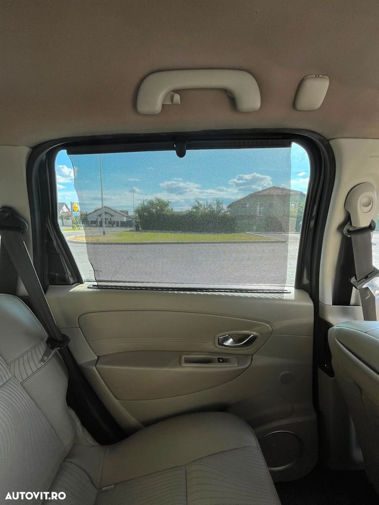 Renault Scenic - 11
