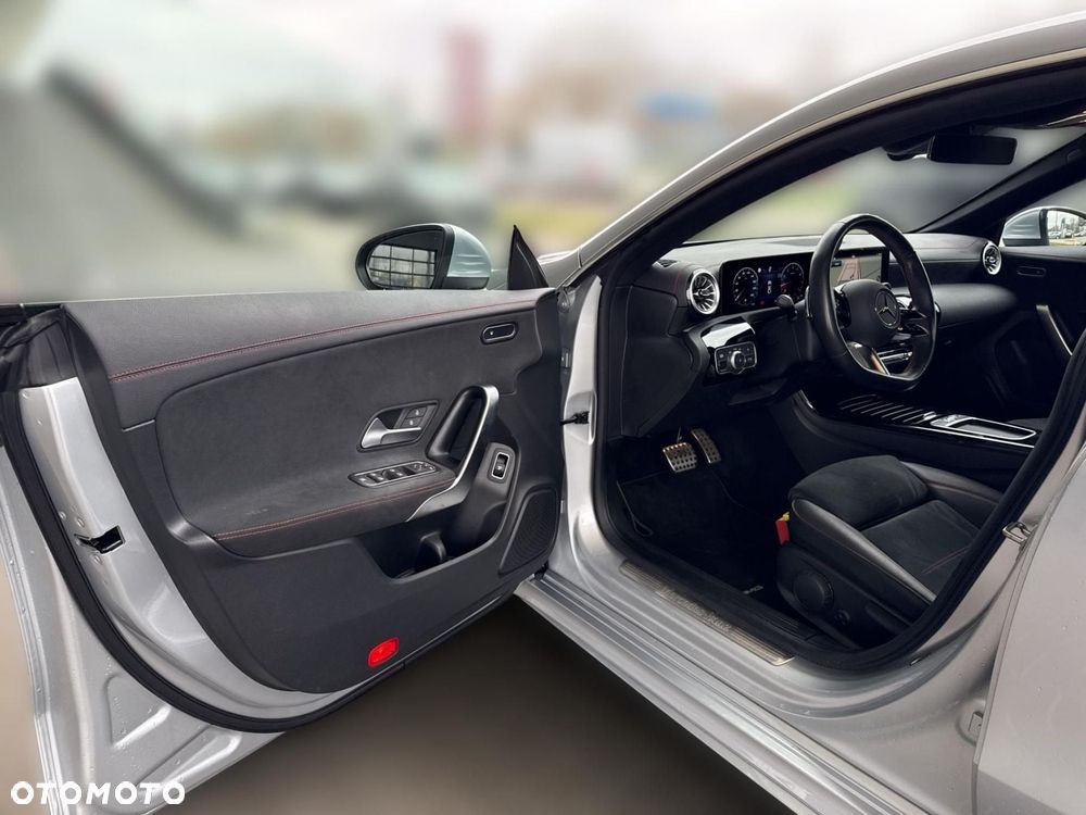 Mercedes-Benz CLA - 10