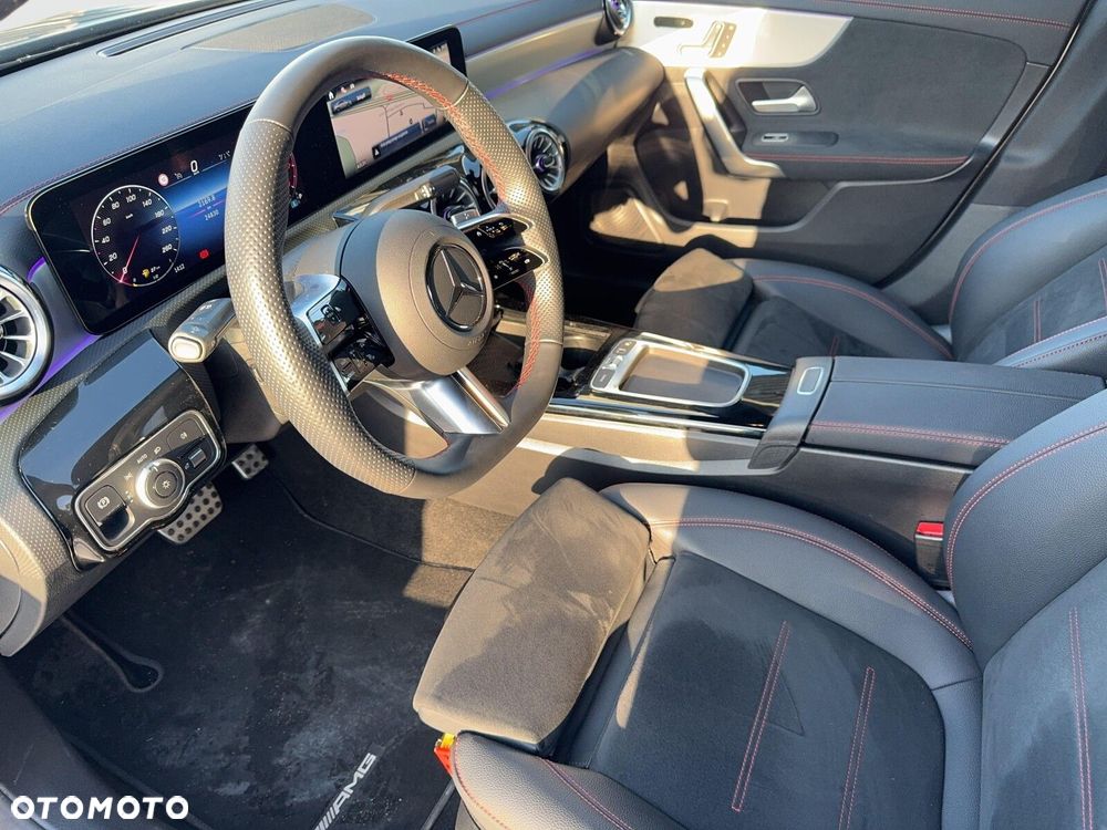 Mercedes-Benz CLA 200 AMG Line 7G-DCT - 12