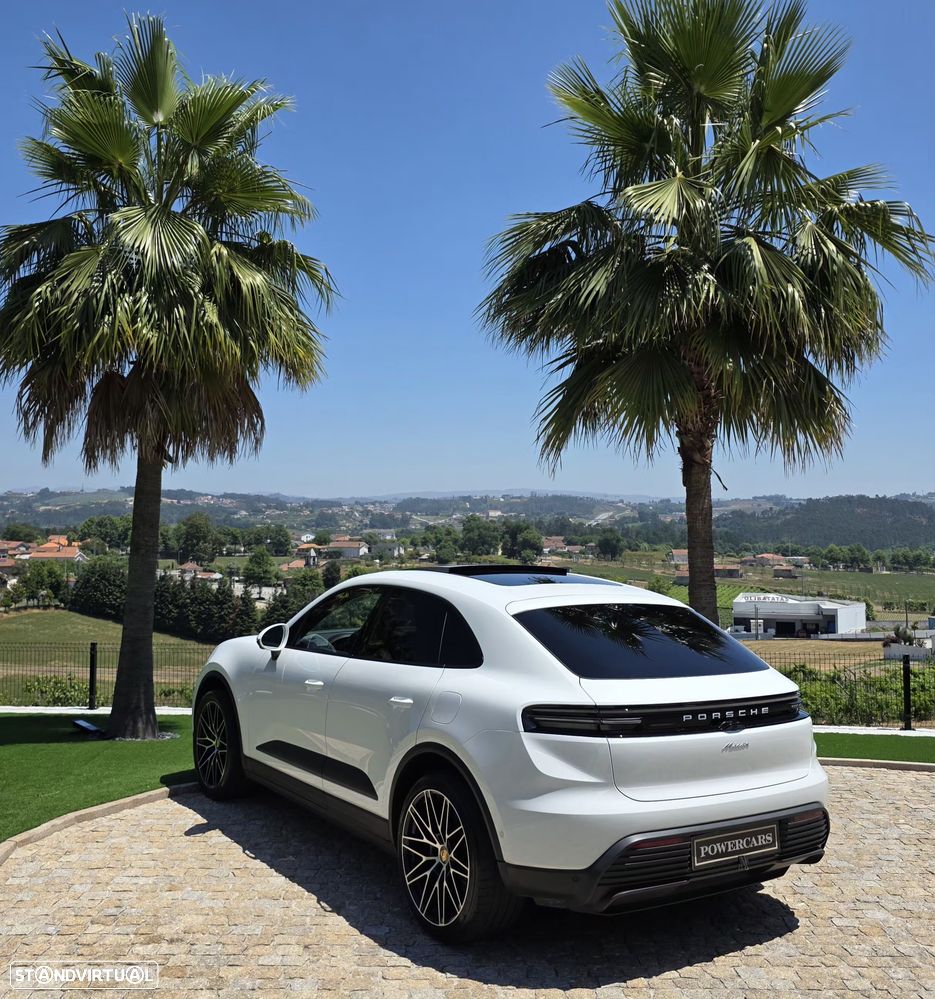 Porsche Macan Electric - 8
