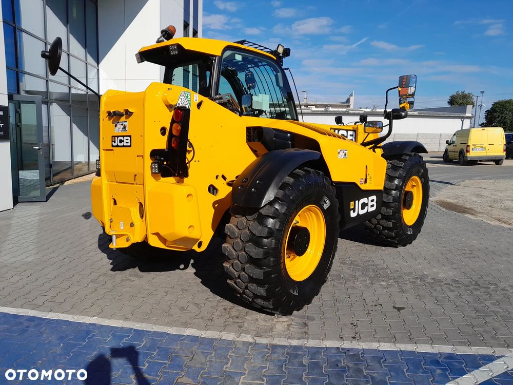JCB 560-80 2023R agri - 10
